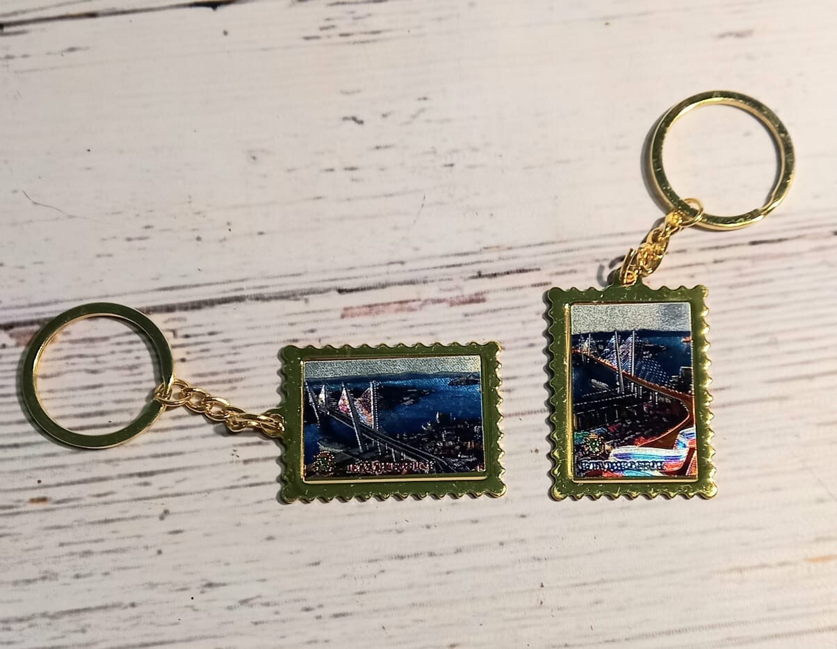 Брелок-марка металл